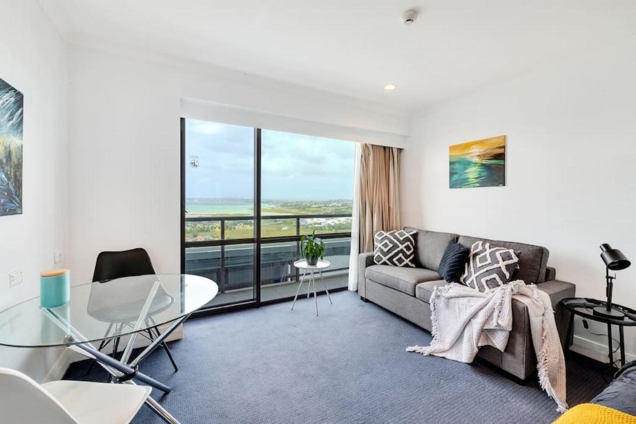 Skyline Sojourn With Parking And Sea Views Apartment *