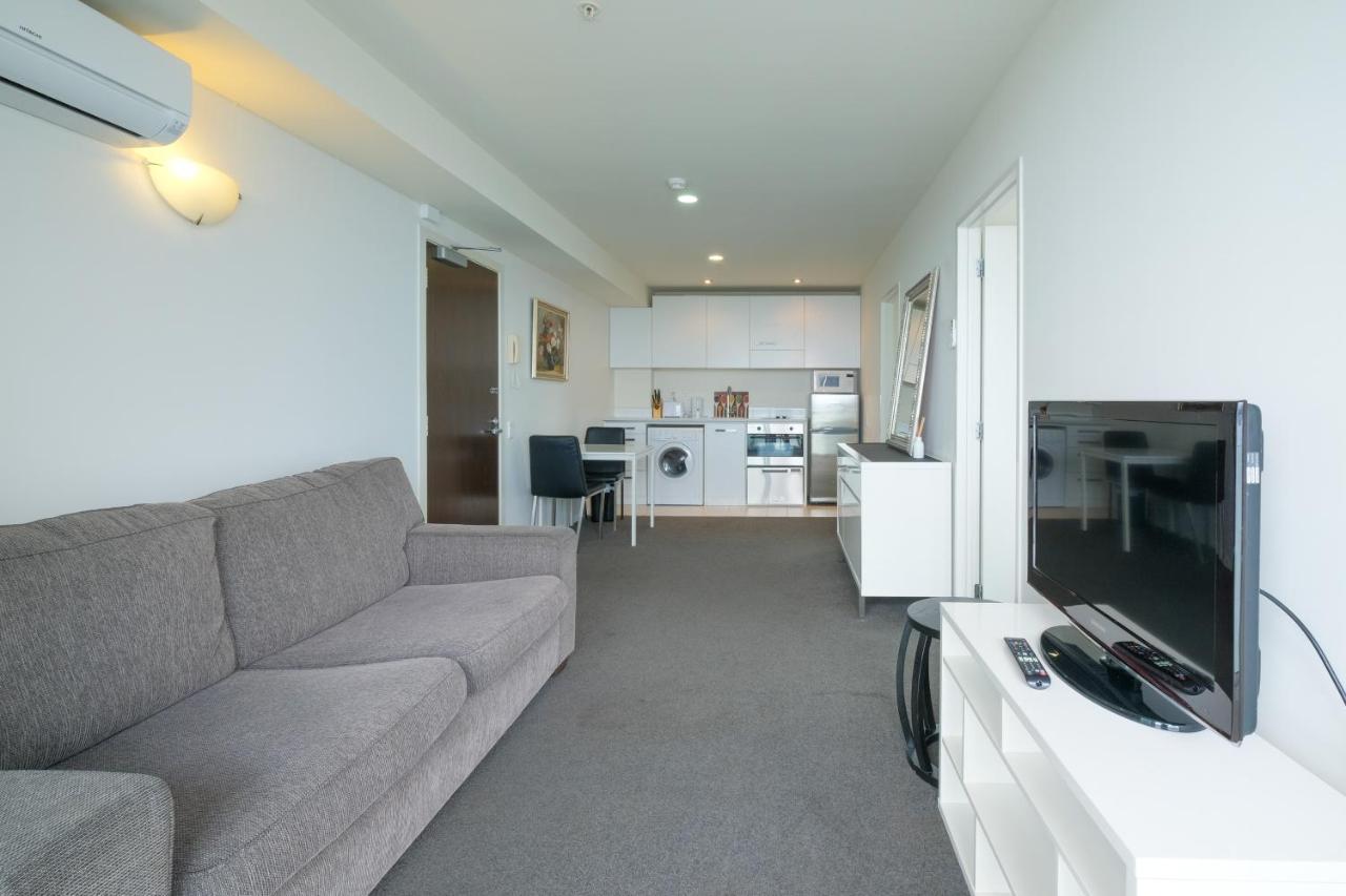 High Floor With Amazing Harbour View 2 Bedroom Apt Apartment *