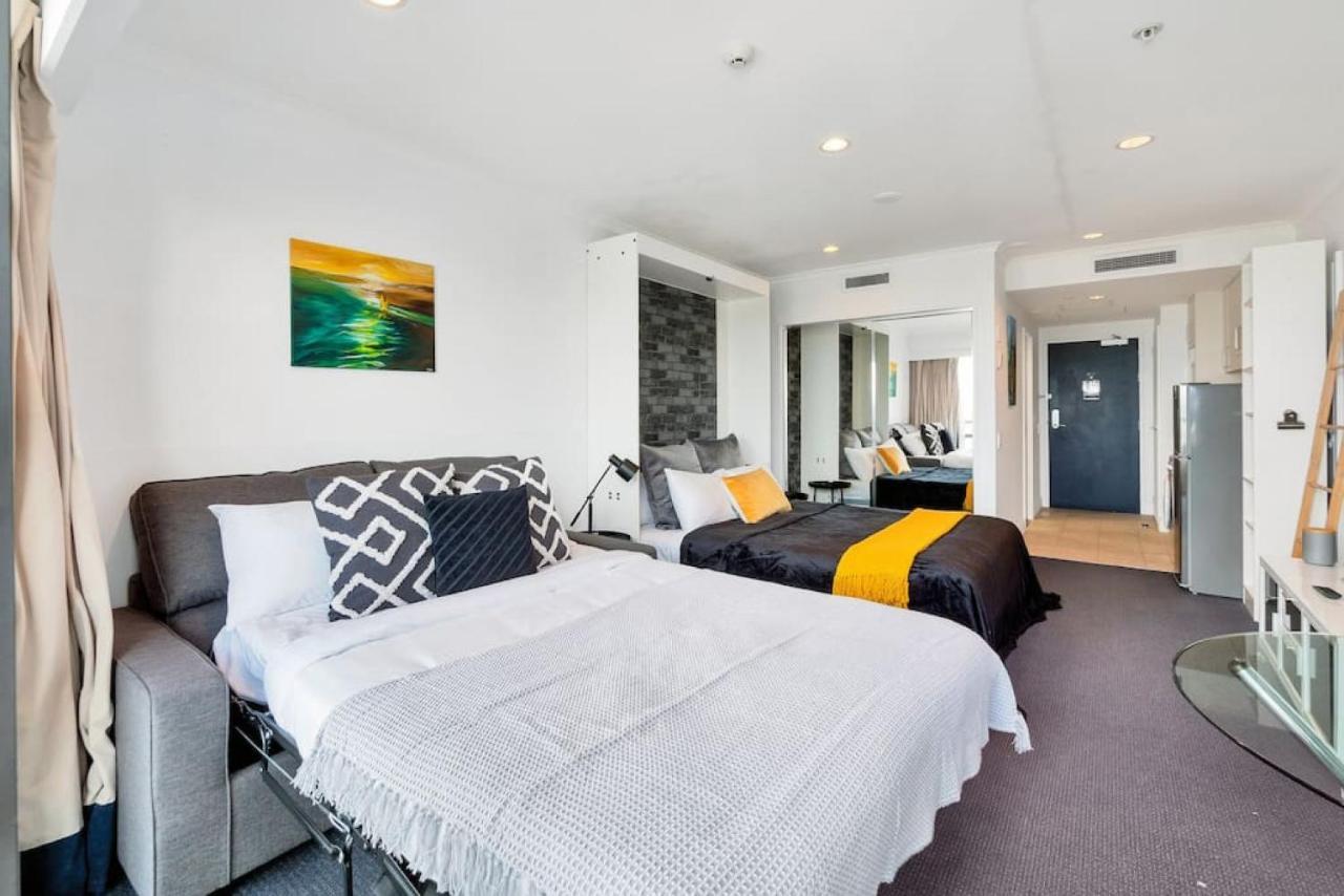Skyline Sojourn With Parking And Sea Views Apartment