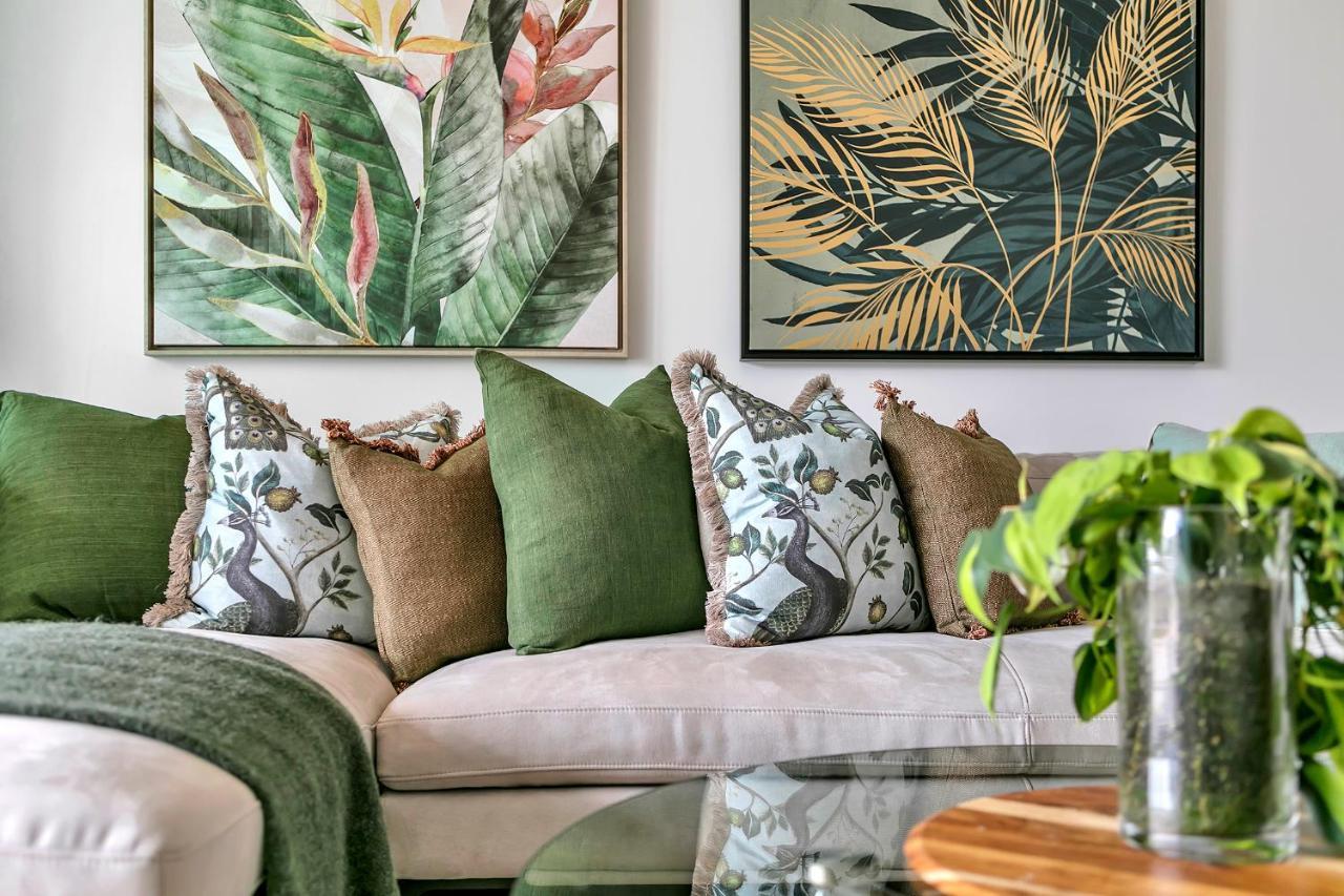 Ultimate Outdoor-living Urban Getaway! 1 Carpark Apartment *