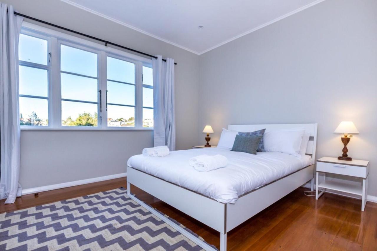 Sunny Character 2 Bedroom - Mission Bay Holiday home *
