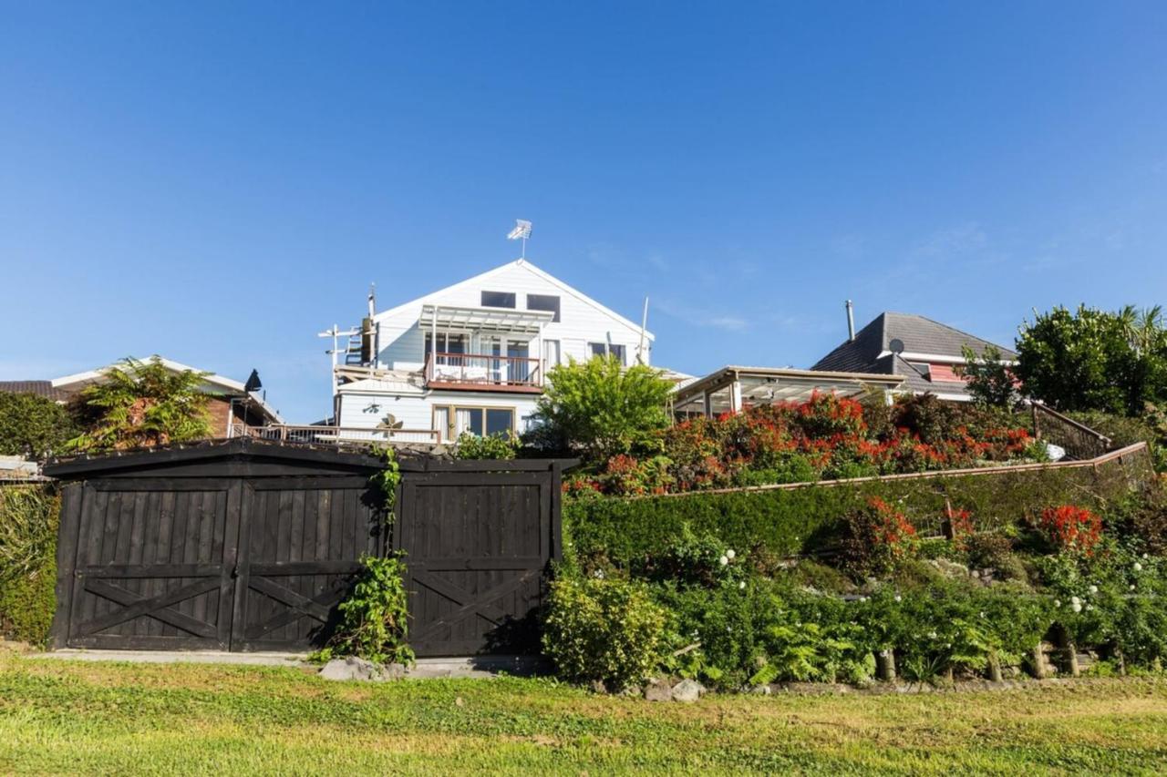 Harbour And Coastal 3 Bedroom With Path Views * Auckland