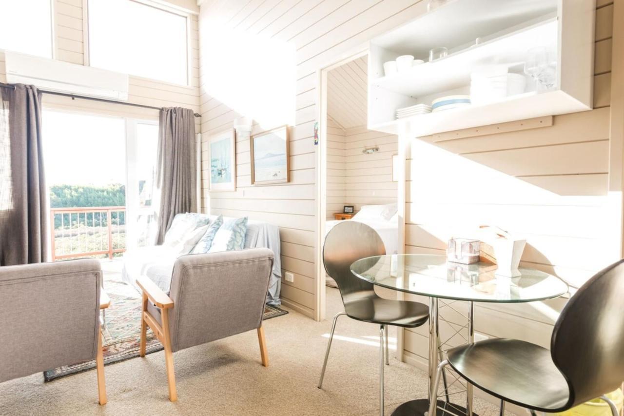 Harbour And Coastal 3 Bedroom With Path Views Apartment *