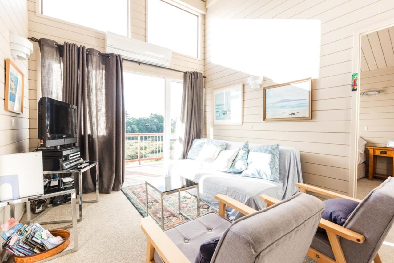 Harbour And Coastal 3 Bedroom With Path Views Apartment