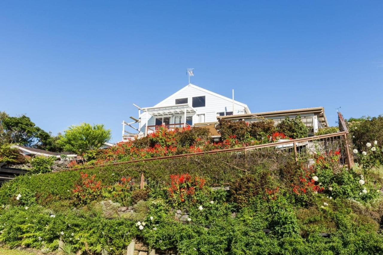 Harbour And Coastal 3 Bedroom With Path Views Apartment *