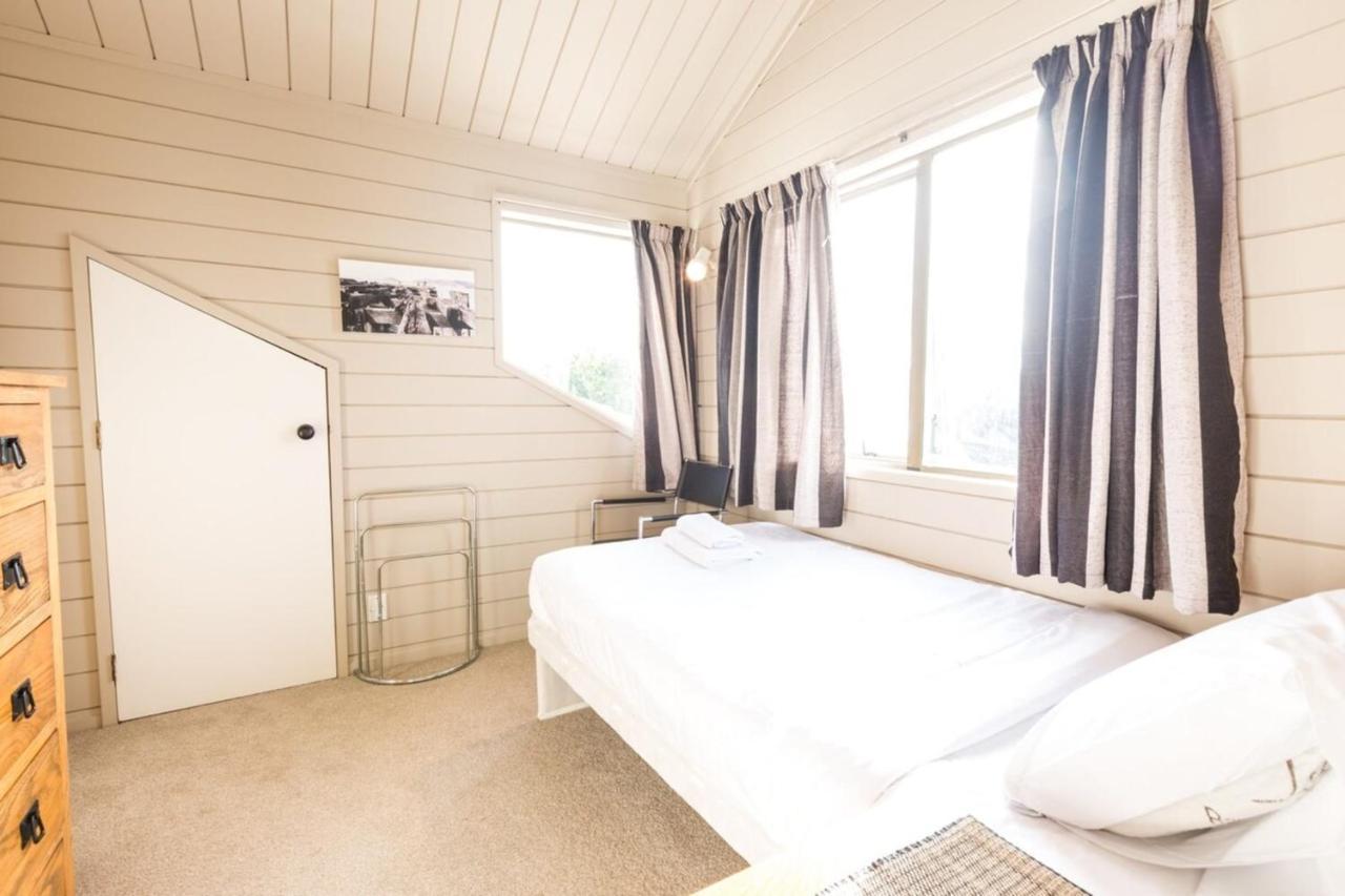 Harbour And Coastal 3 Bedroom With Path Views