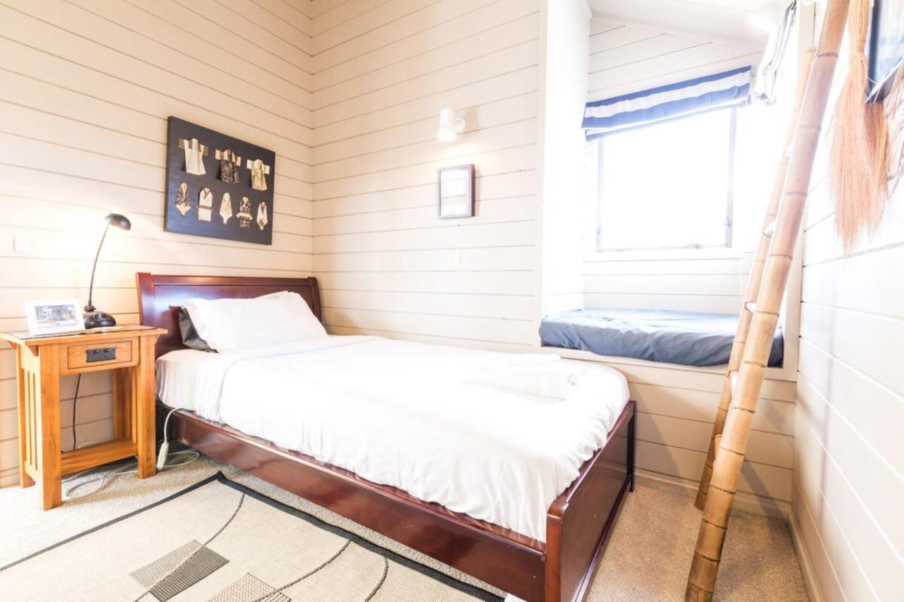 Apartment Harbour And Coastal 3 Bedroom With Path Views Auckland