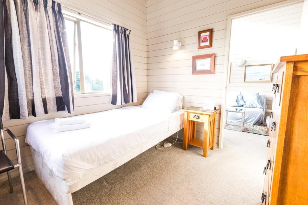 Harbour And Coastal 3 Bedroom With Path Views *