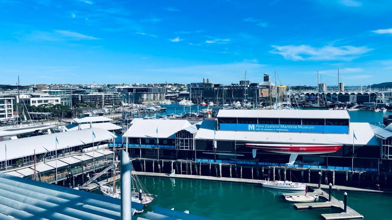 Apartment Waterfront Penthouse: Harbor View In Auckland's Heart