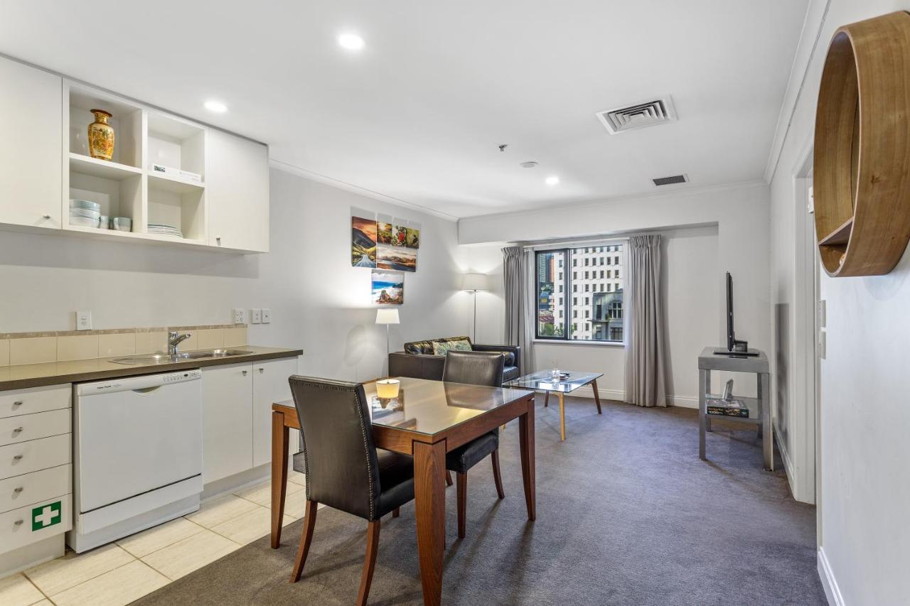 Apartment Centre *