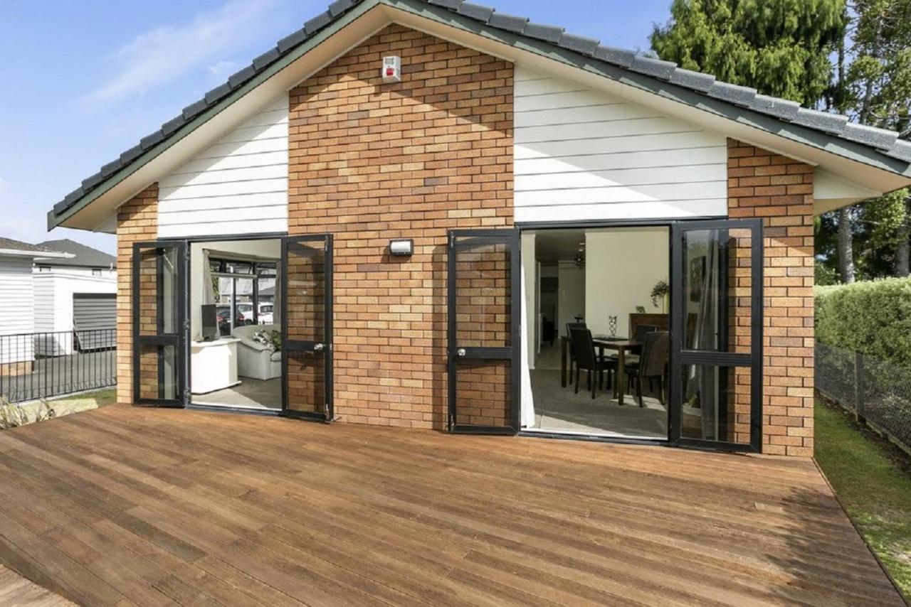Villa Red Brick House *