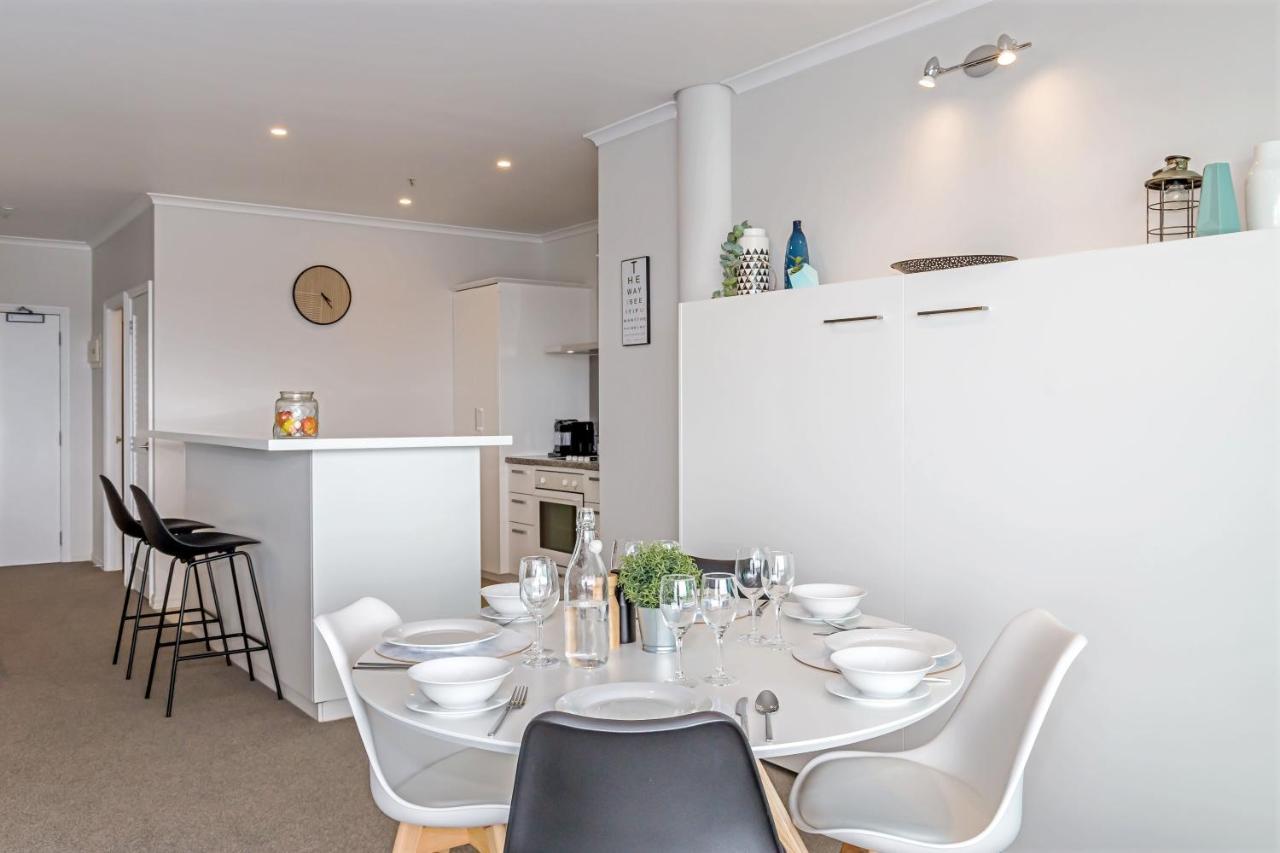 Qv Elegant Modern With Water View - 982