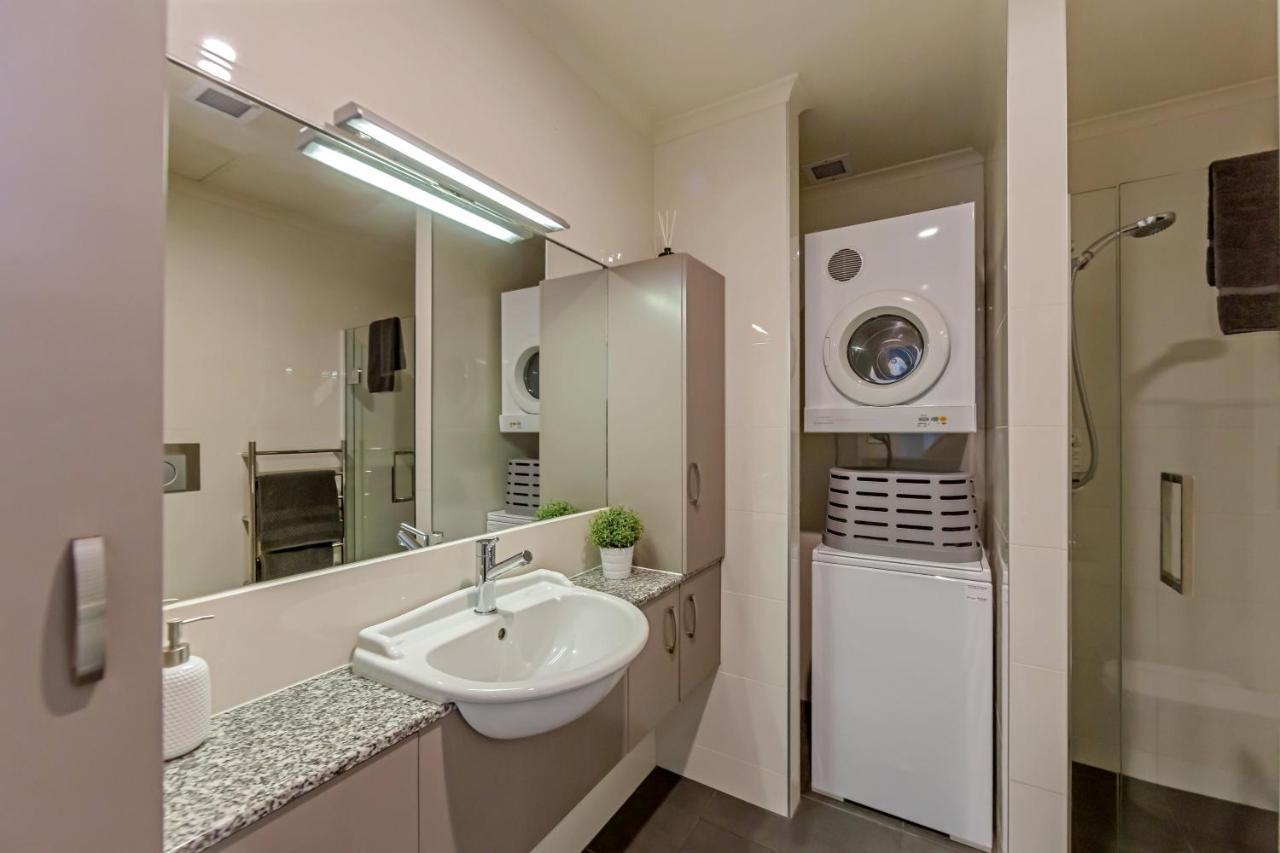 Apartment Qv Elegant Modern With Water View - 982 *