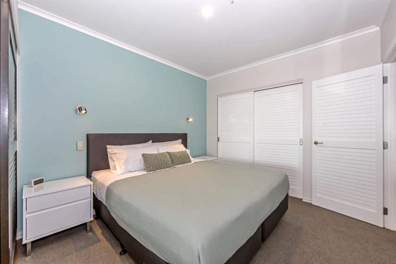 Qv Elegant Modern With Water View - 982 Apartment *