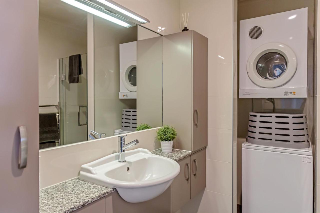 Qv Elegant Modern With Water View - 982 * Auckland