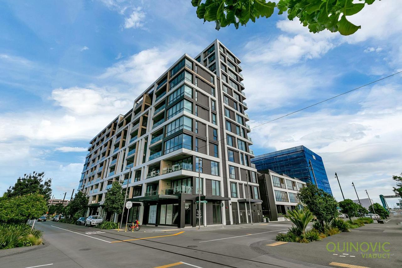 Qv Brand New Luxury With Tandem Carpark - 975