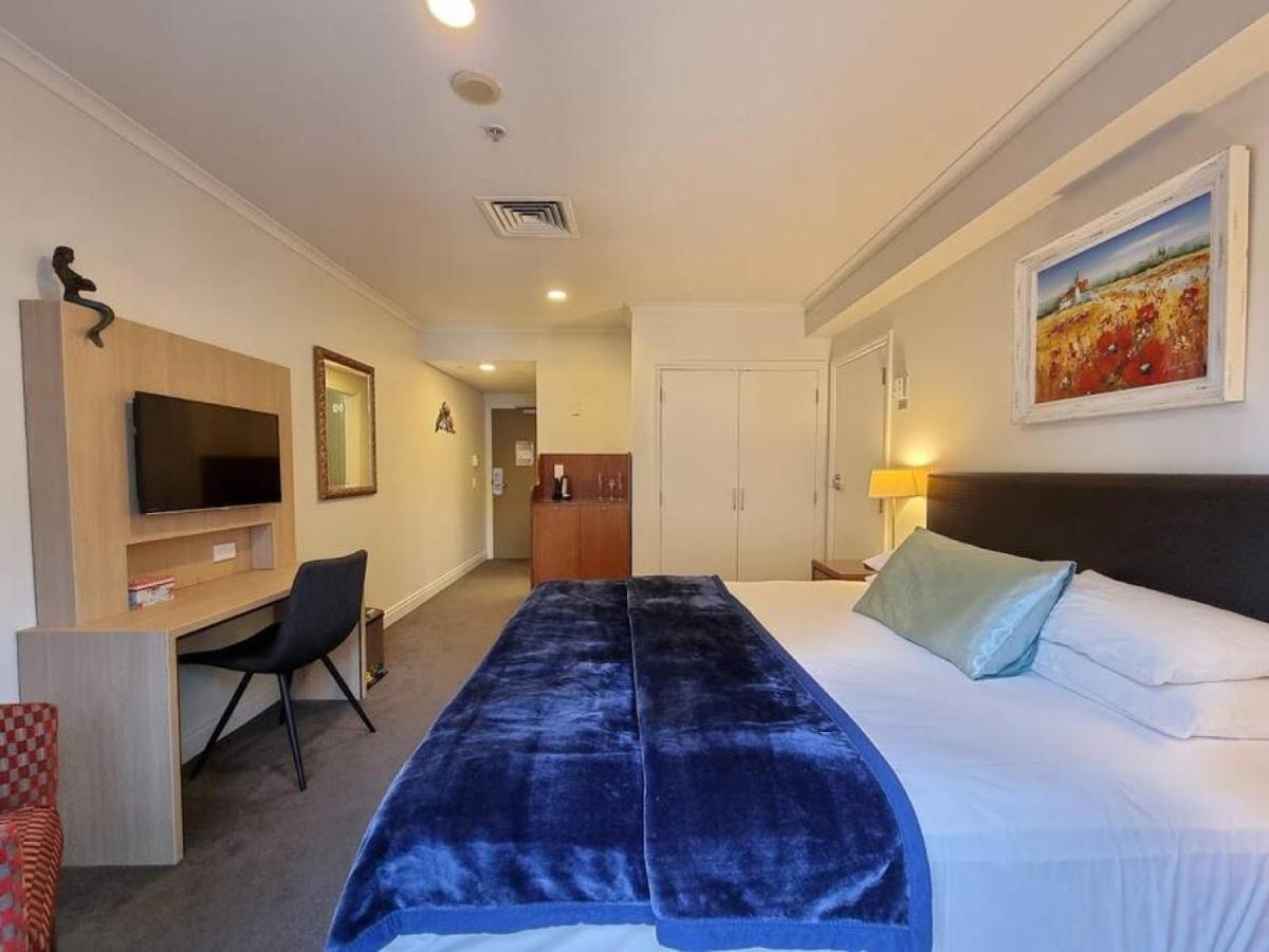 Sweet Escape Cbd With Pool And Gym Apartment Auckland