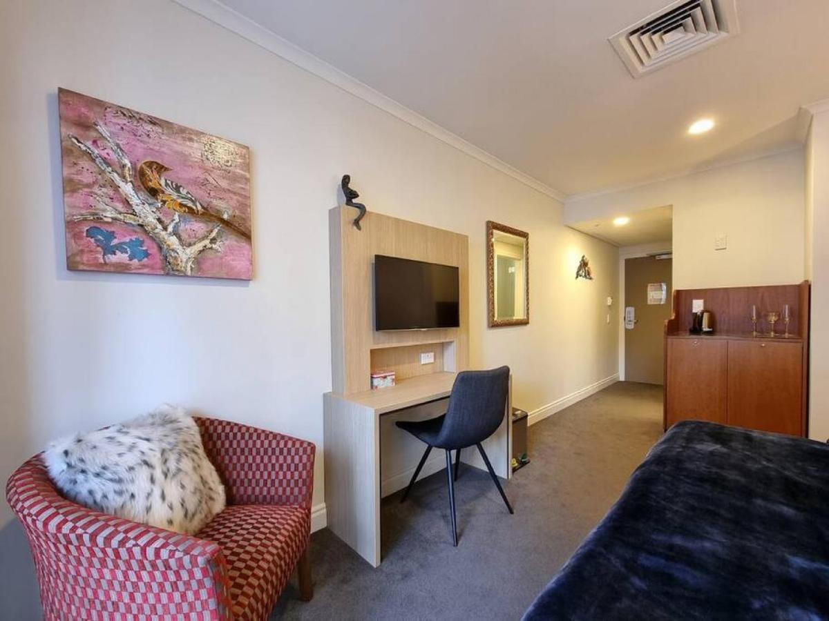 Sweet Escape Cbd With Pool And Gym Apartment Auckland