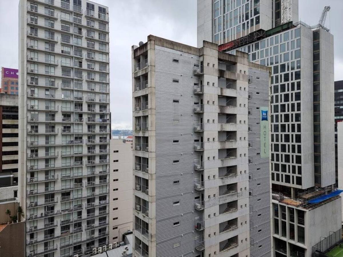 Apartment Sweet Escape Cbd With Pool And Gym