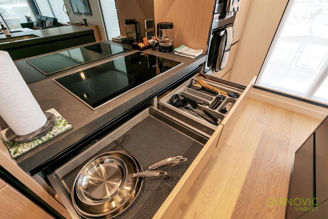 Qv Brand New Luxury With Tandem Carpark - 975