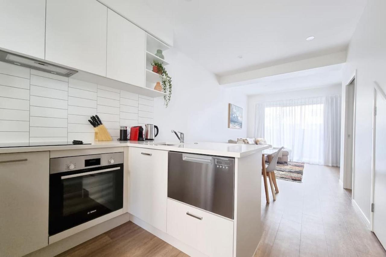 Huntington Townhouse With Patio And Parking Auckland
