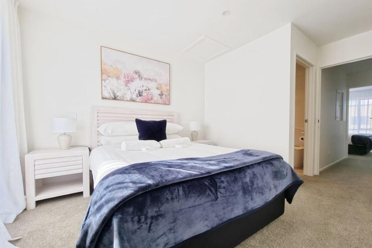 Huntington Townhouse With Patio And Parking Auckland