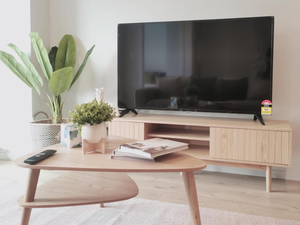 Apartment Brand New Lux 2 Bedroom *