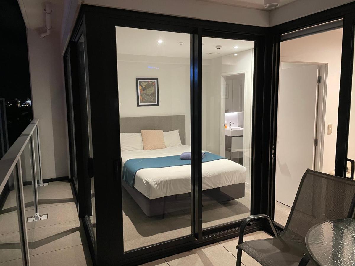 Amazing Views 2 Bedroom Apt In Cbd Apartment *