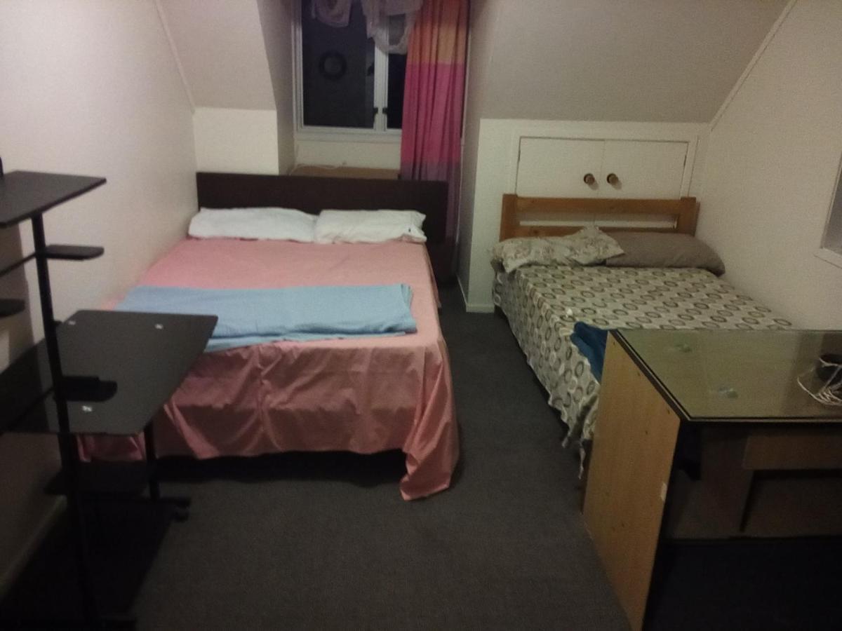 Room-1 Homestay *