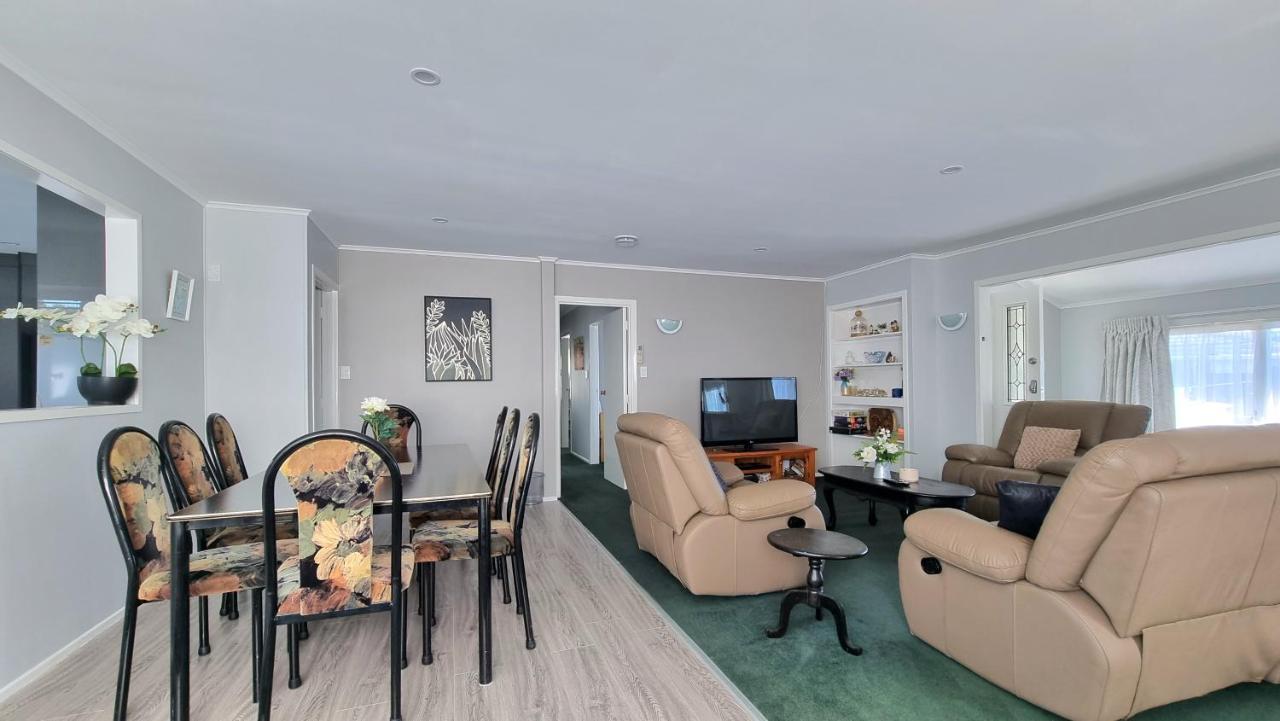 Spacious 4 Bedroom With Free Parking * Auckland