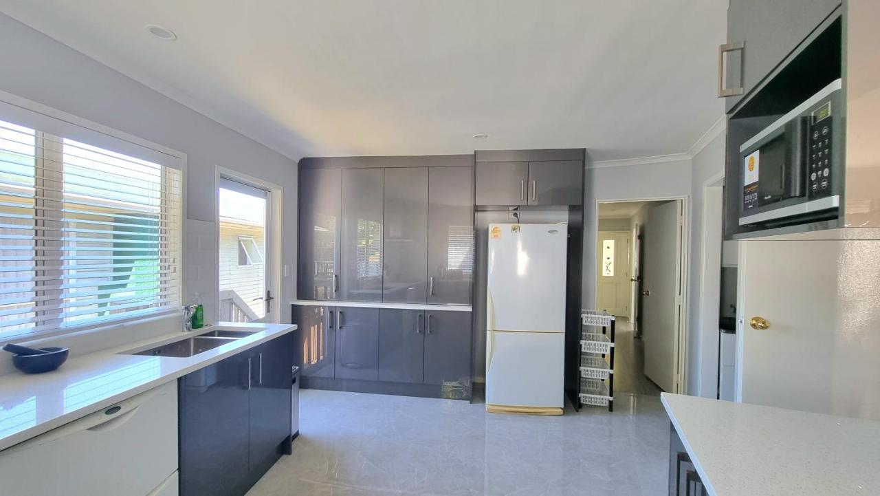 Spacious 4 Bedroom With Free Parking *