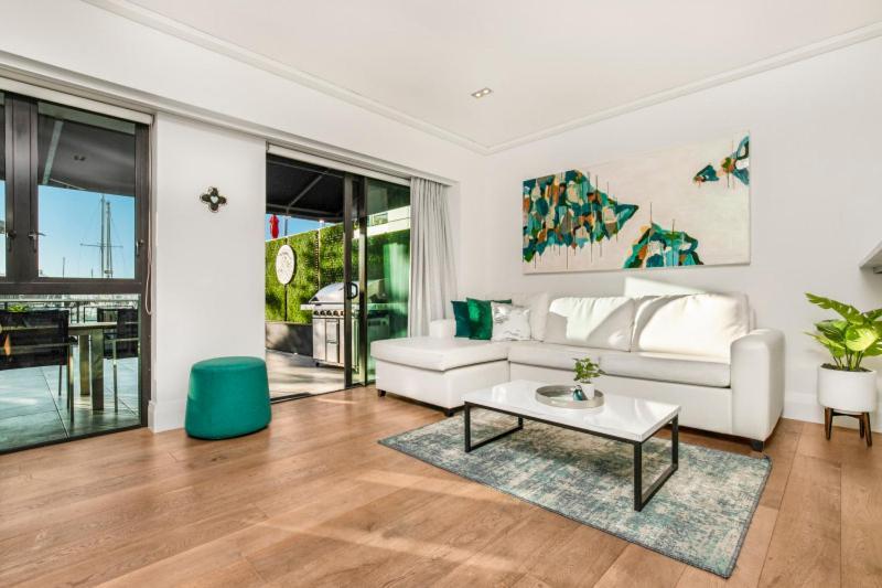 Apartment Viaduct's Big Balcony Breathtaking Views! *