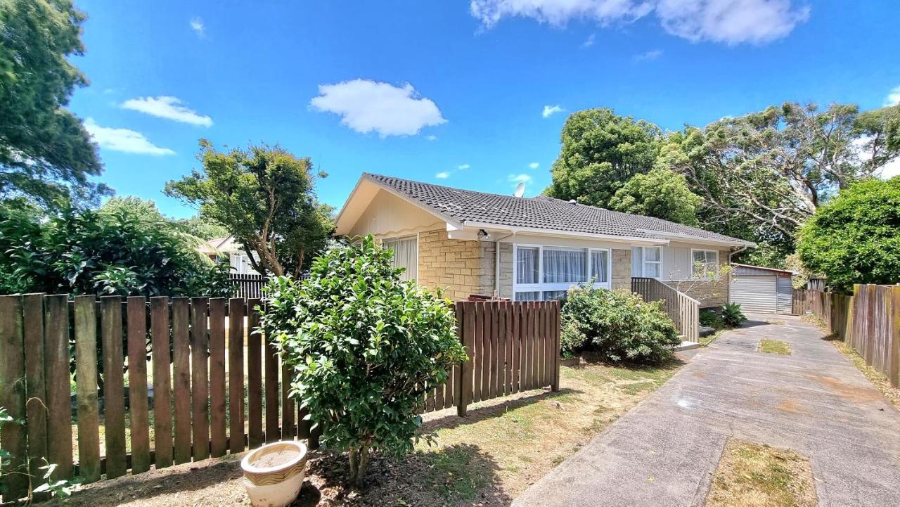 Spacious 4 Bedroom With Free Parking Auckland