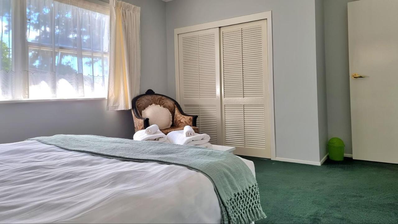 Holiday home Spacious 4 Bedroom With Free Parking Auckland