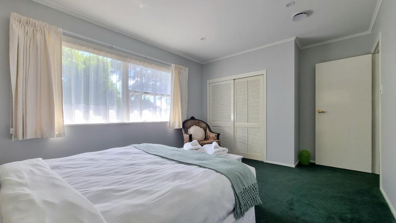 Spacious 4 Bedroom With Free Parking Auckland