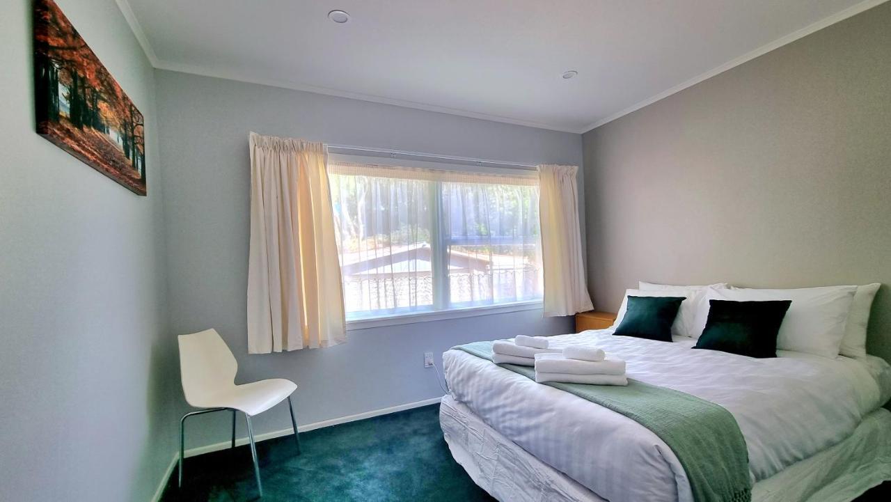 Holiday home Spacious 4 Bedroom With Free Parking Auckland