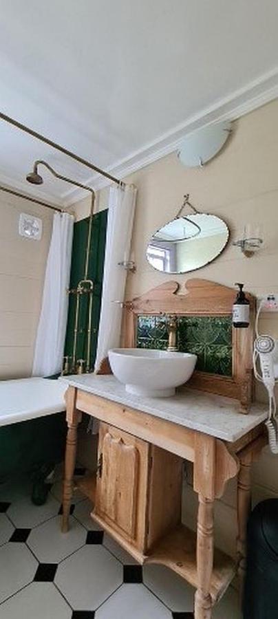 Bed & Breakfast Dovecote House Auckland