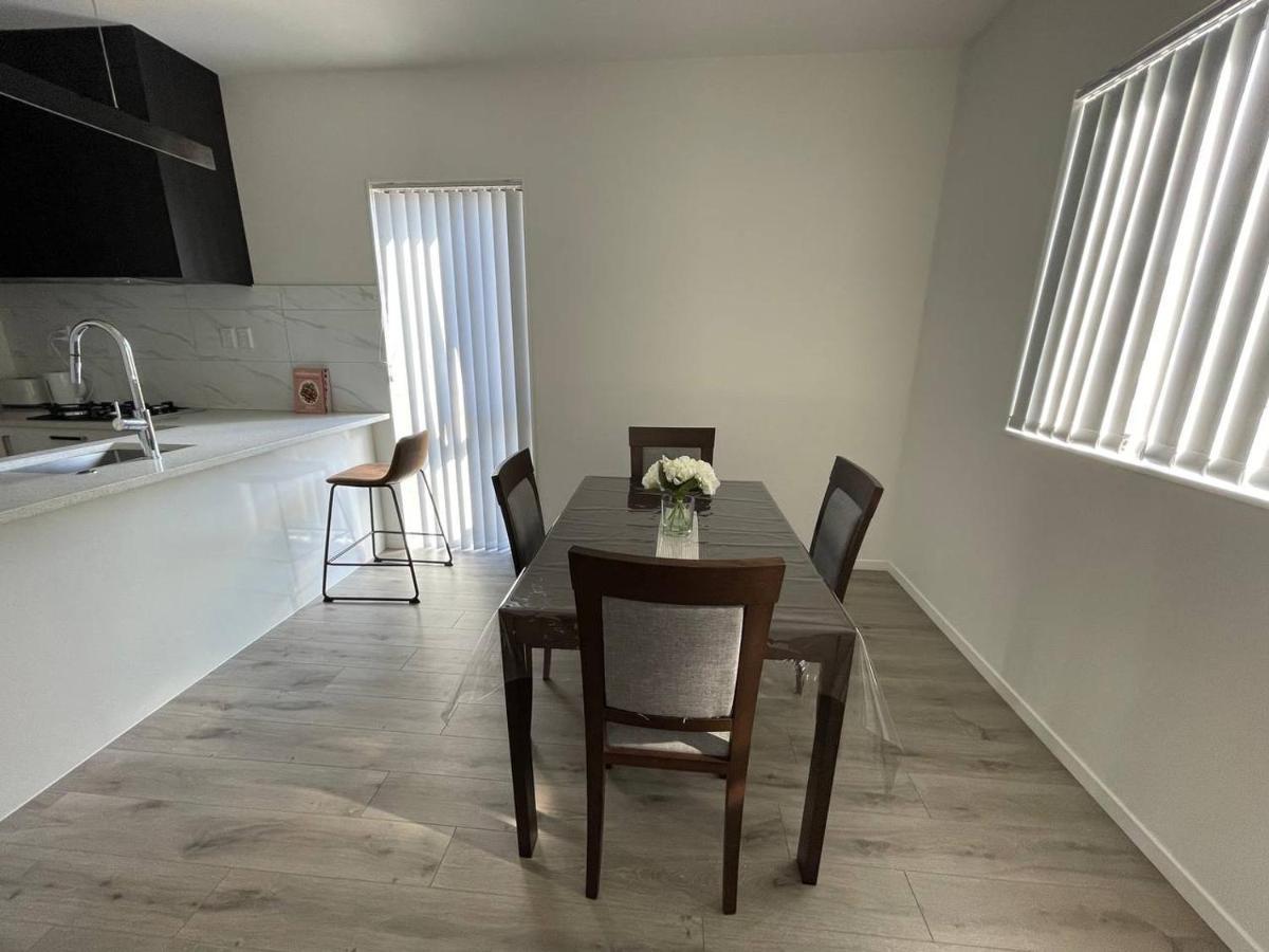 Holiday home 4 Bedroom Fully Furnished In Papakura,