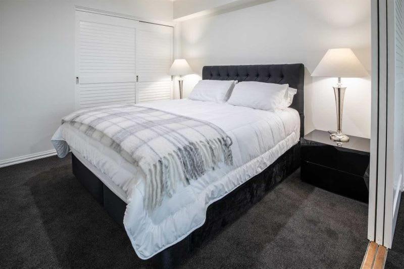 Great Views, 1 Bedroom On The Waterfront Apartment *