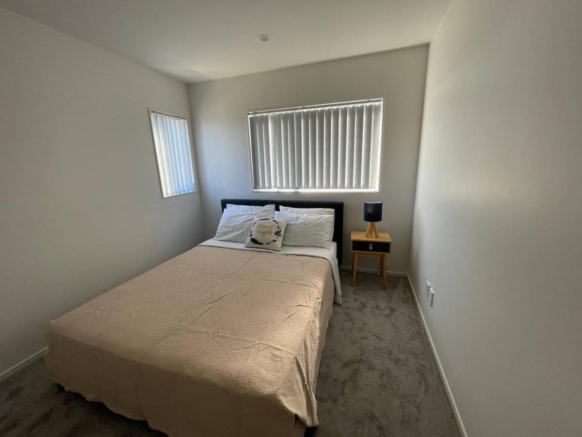 Holiday home 4 Bedroom Fully Furnished In Papakura, Auckland