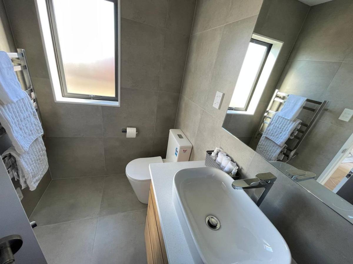 4 Bedroom Fully Furnished In Papakura, *