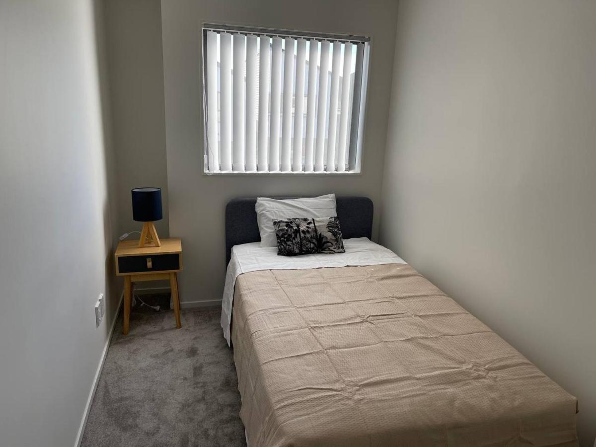 4 Bedroom Fully Furnished In Papakura, Holiday home