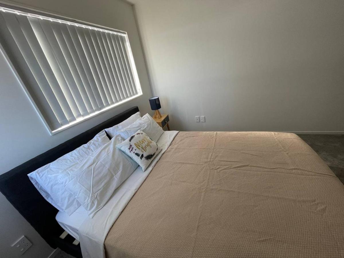 4 Bedroom Fully Furnished In Papakura, Holiday home