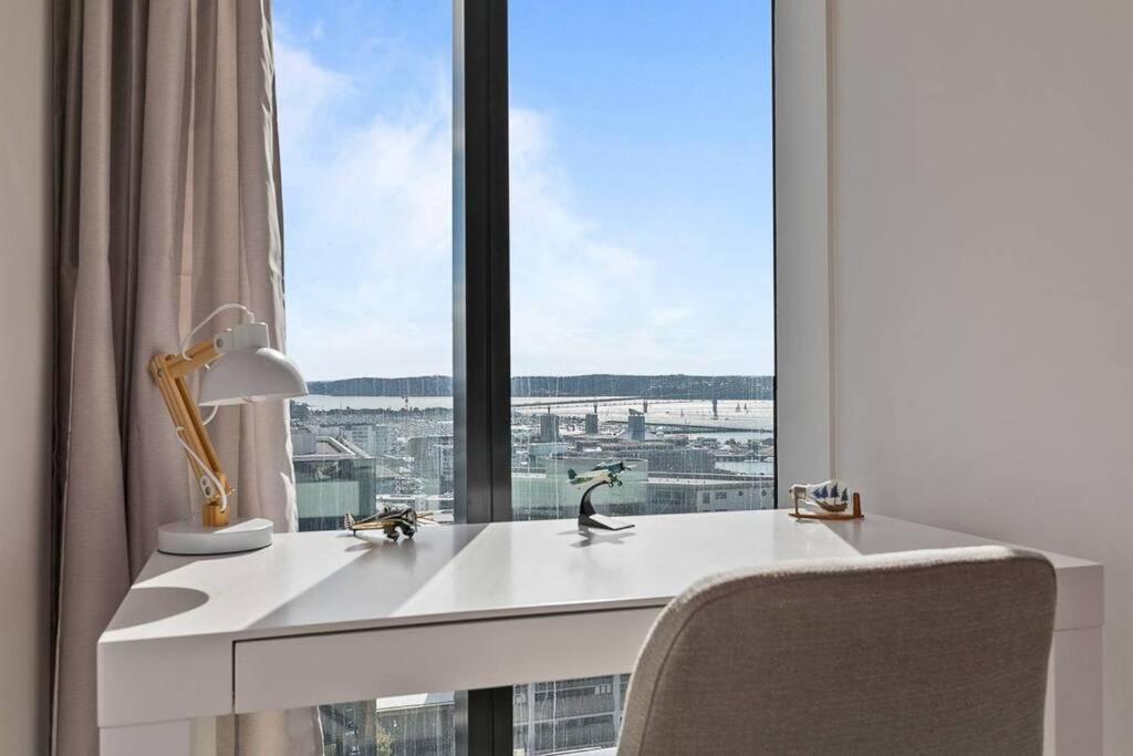 Sun Kissed With Panoramic Views Apartment *