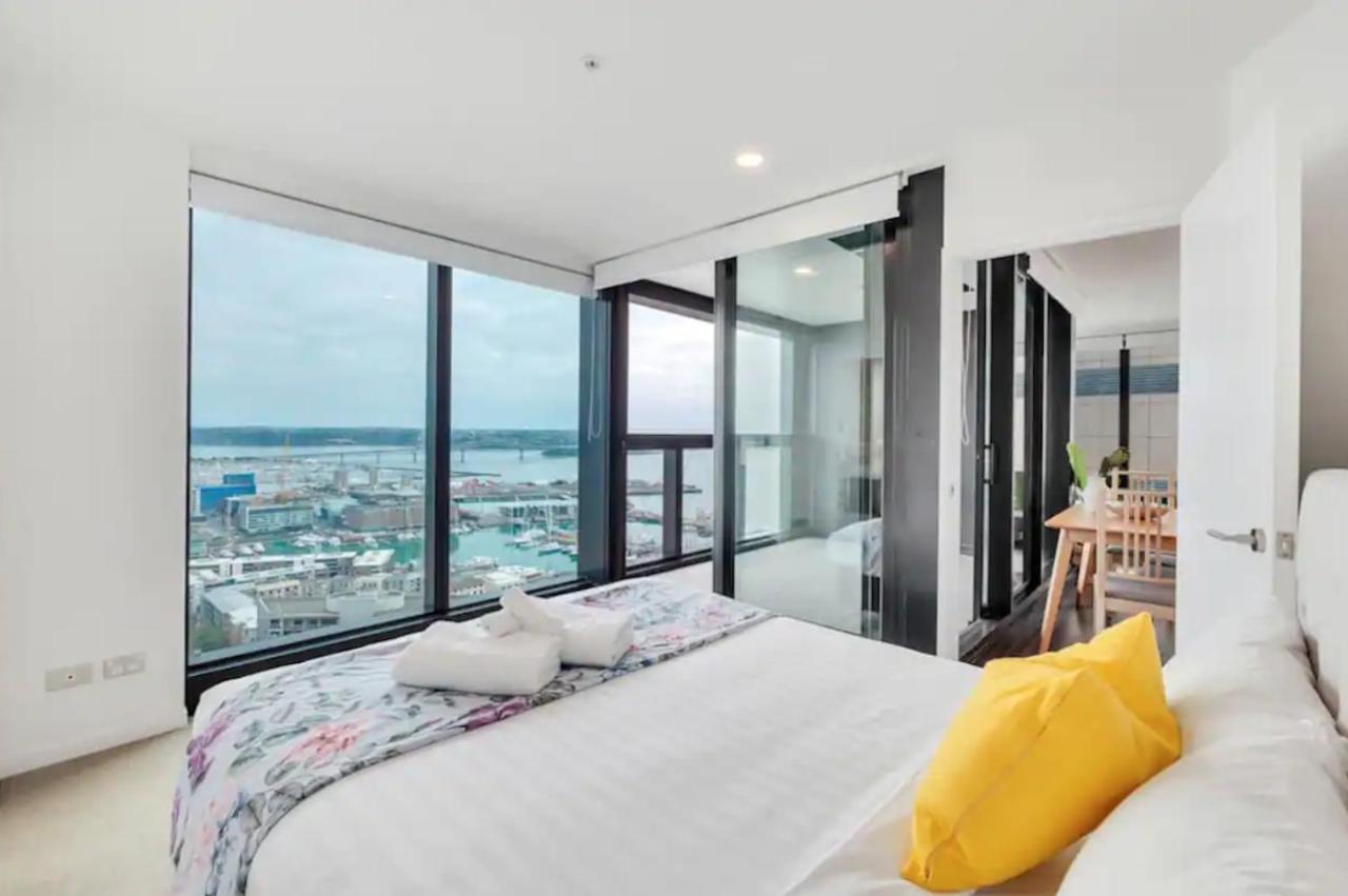 Magnificent Skytower, Sea, Habour View In Cbd Apartment