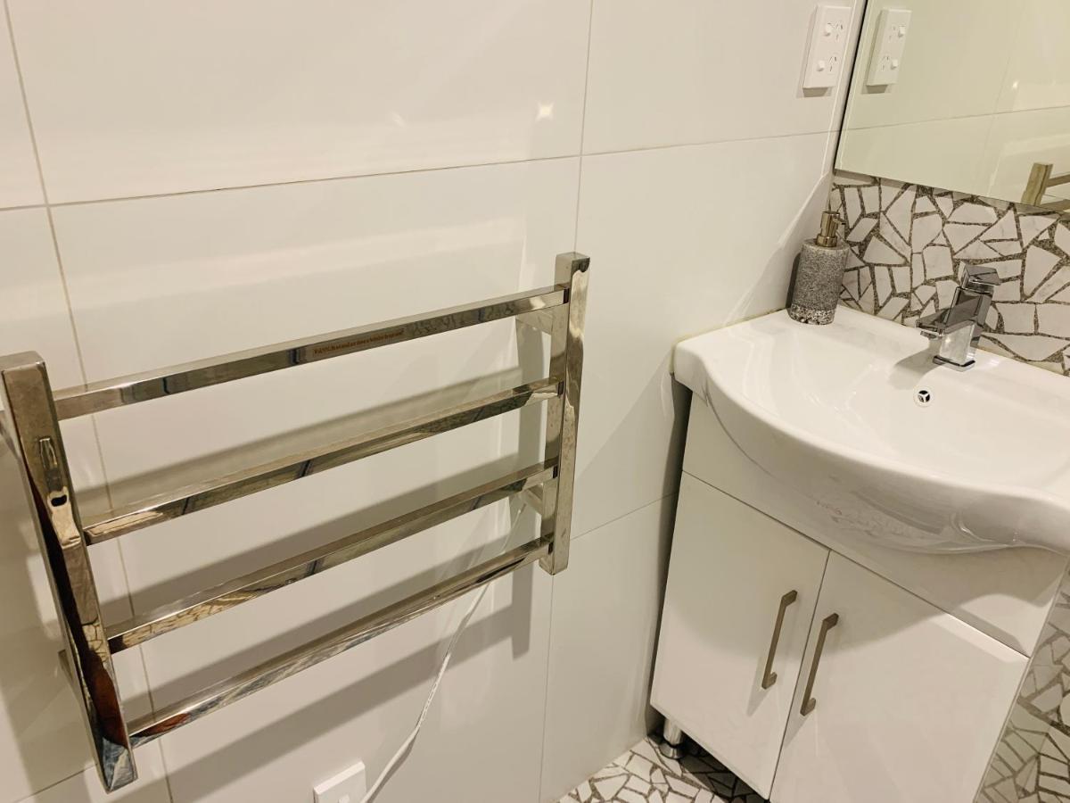 Homestay-ensuite Room, Near Airport,free Parking Auckland