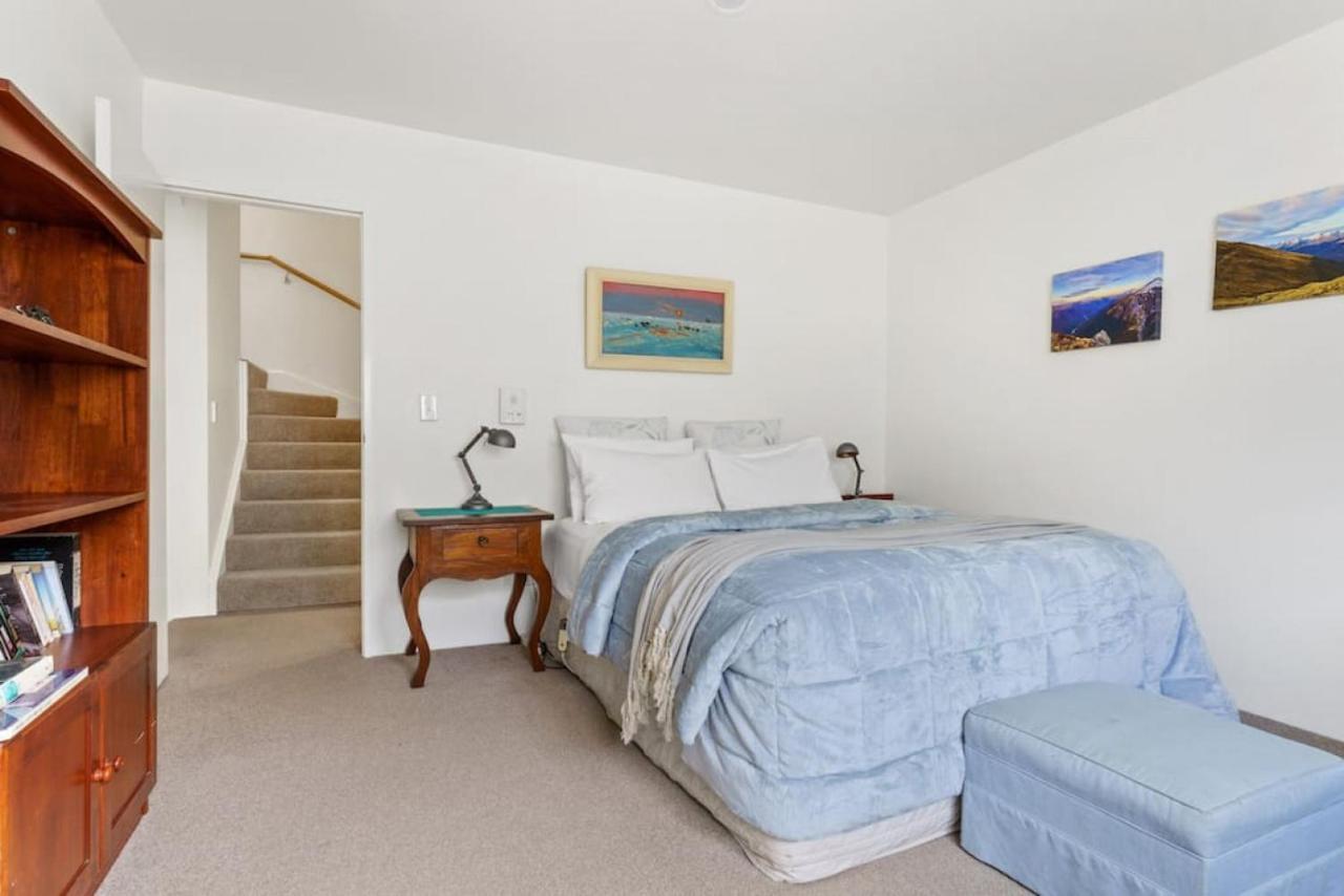 Cbd Spacious 3 Storey Terrace House With Courtyard Holiday home