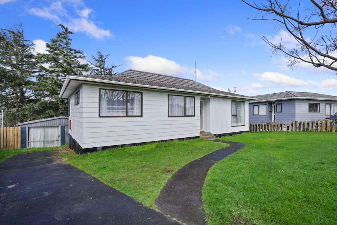 Family 3br With Netflix And Fully Fenced Yard Holiday home Auckland