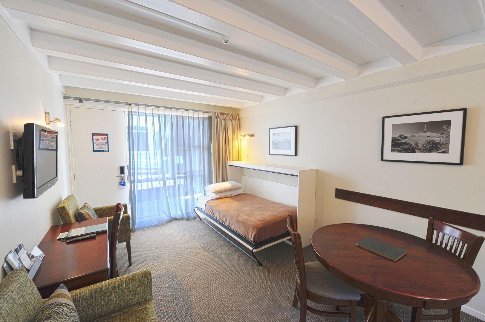 Aparthotel The Parnell & Conference Centre 4*