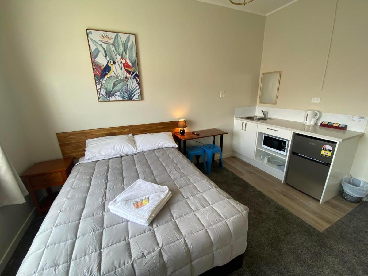Guest house Airport Westney